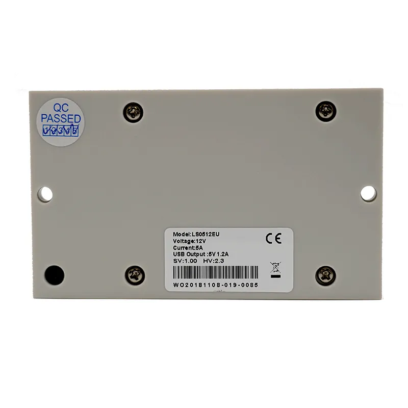 Regulátor nabíjania PWM EPsolar LS0512EU 12V 5A s USB