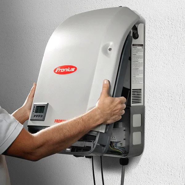 Menič Fronius Symo 3.0-3-M 3000VA 4,3A